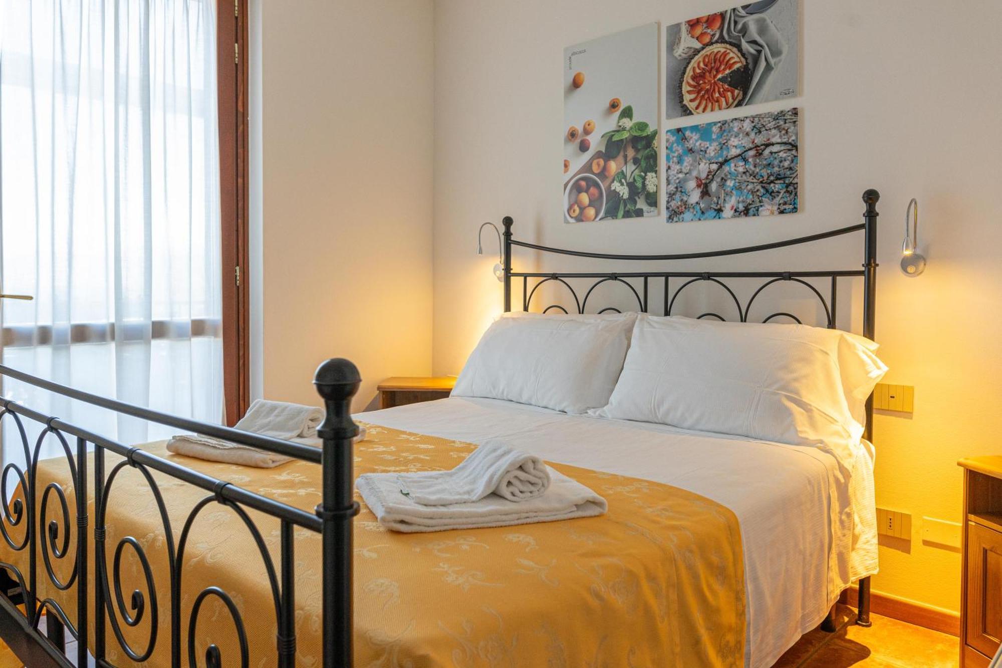 Agriturismo Il Giardino Degli Ulivi Lazise Bagian luar foto